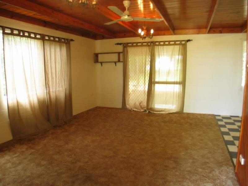 4 Bull Crescent, Bowen QLD 4805