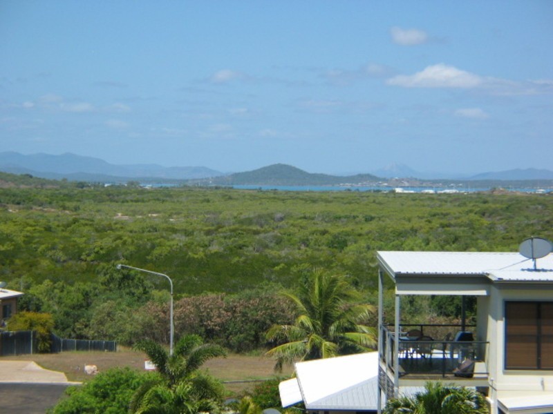 10 Poinciana Drive, Bowen QLD 4805