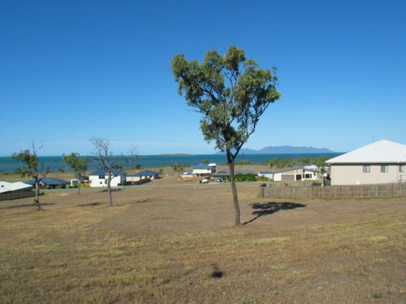 113 – 115 Ocean View Drive, Bowen QLD 4805