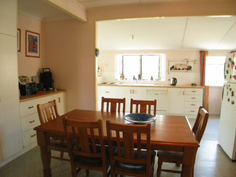 108 Gregory Street, Bowen QLD 4805