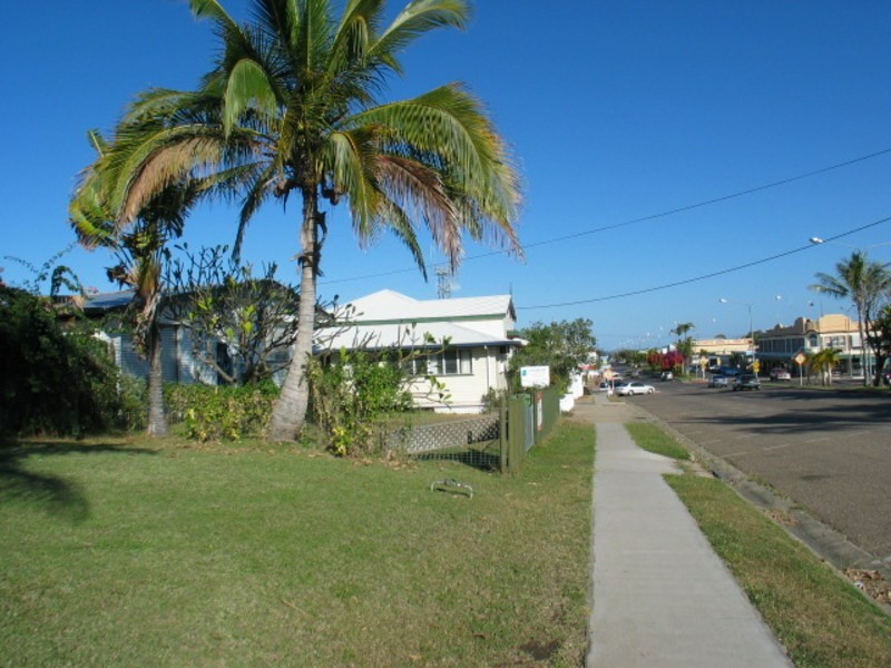 54 Herbert Street, Bowen QLD 4805
