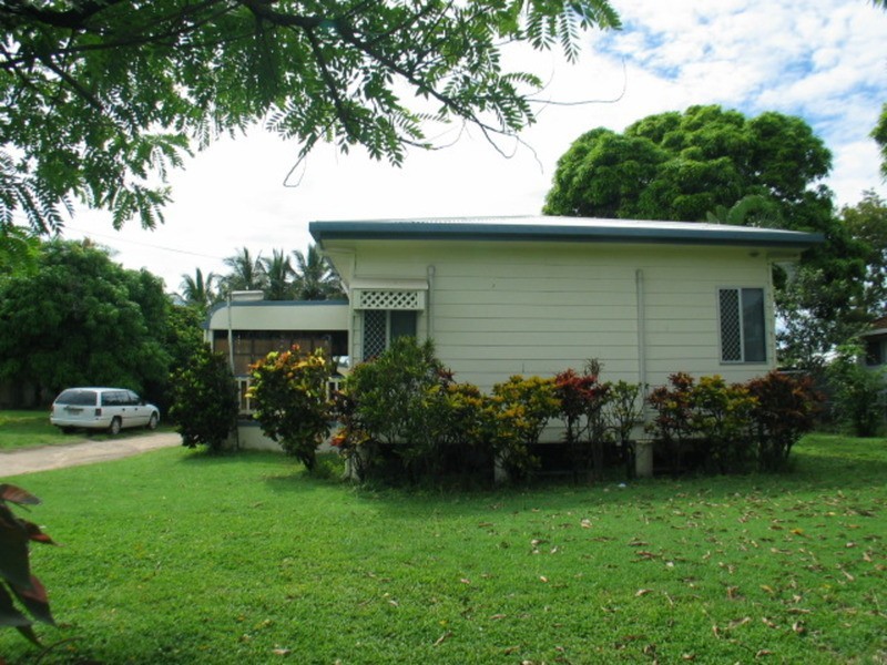 50 Holborne Street, Bowen QLD 4805