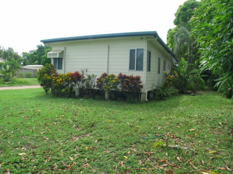 50 Holborne Street, Bowen QLD 4805