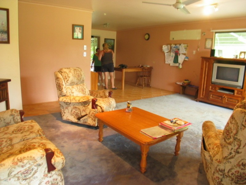 80 Hillview Road, Bowen QLD 4805