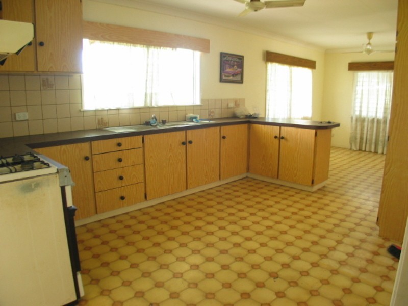 129 Flemington Road, Bowen QLD 4805