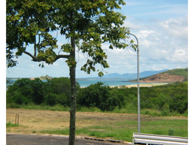 2/16 Avicennia Street, Bowen QLD 4805