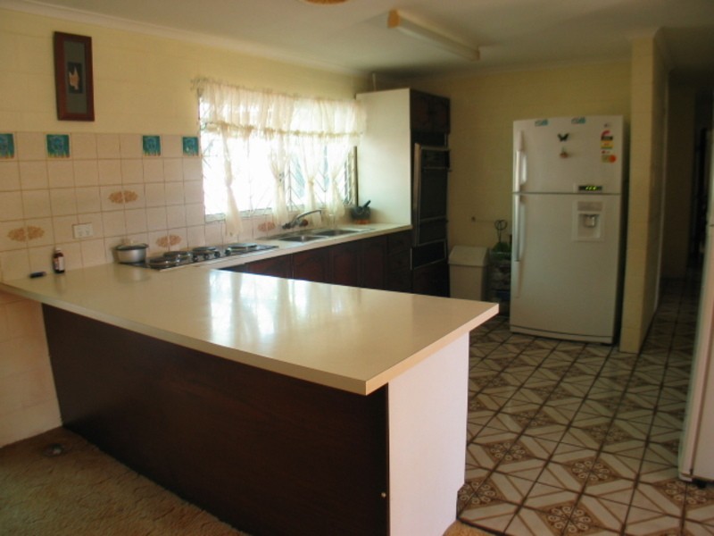 7 Queens Road, Bowen QLD 4805