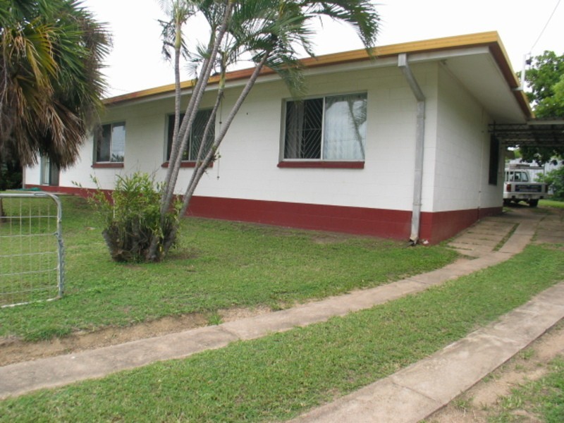 7 Queens Road, Bowen QLD 4805