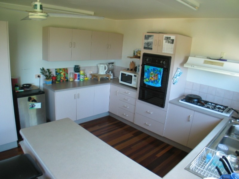 10 Daniel Street, Bowen QLD 4805