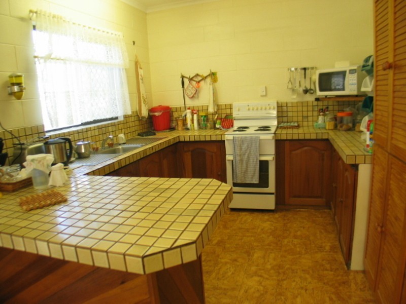 8 Korah Street, Bowen QLD 4805