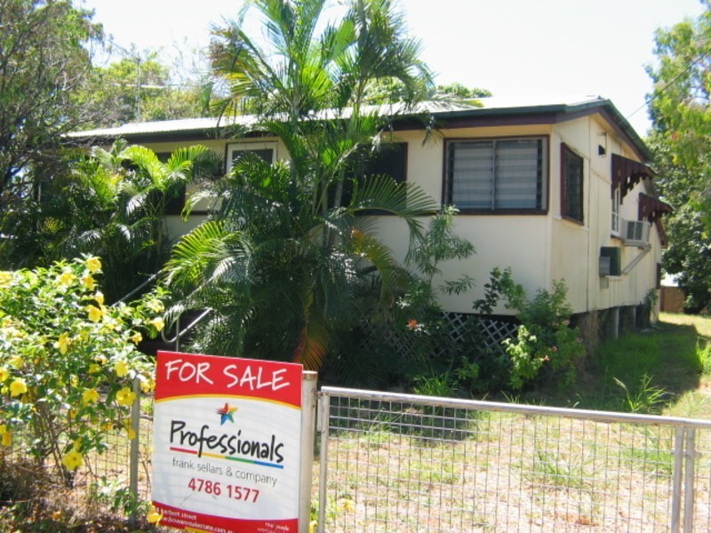 70 Field Street, Bowen QLD 4805