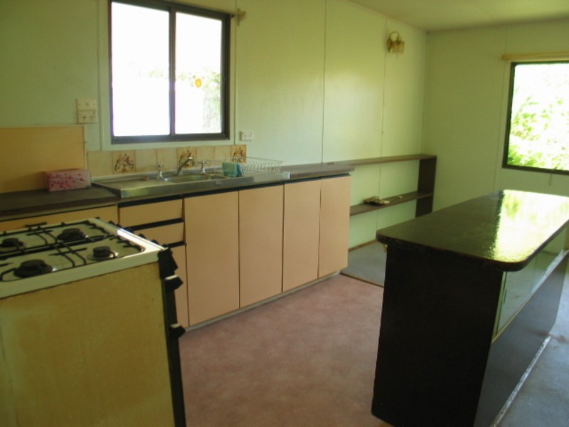 9 Queens Road, Bowen QLD 4805