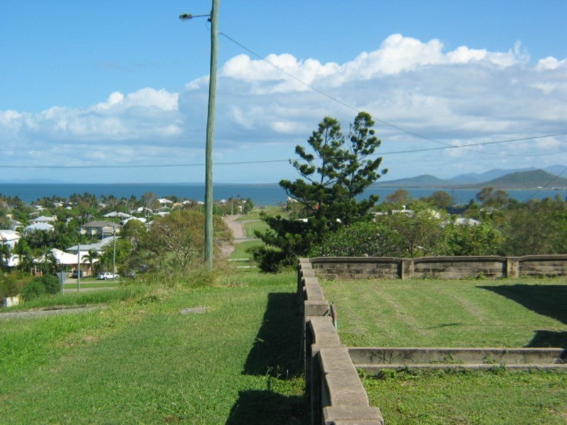 11 Mitchell Street, Bowen QLD 4805