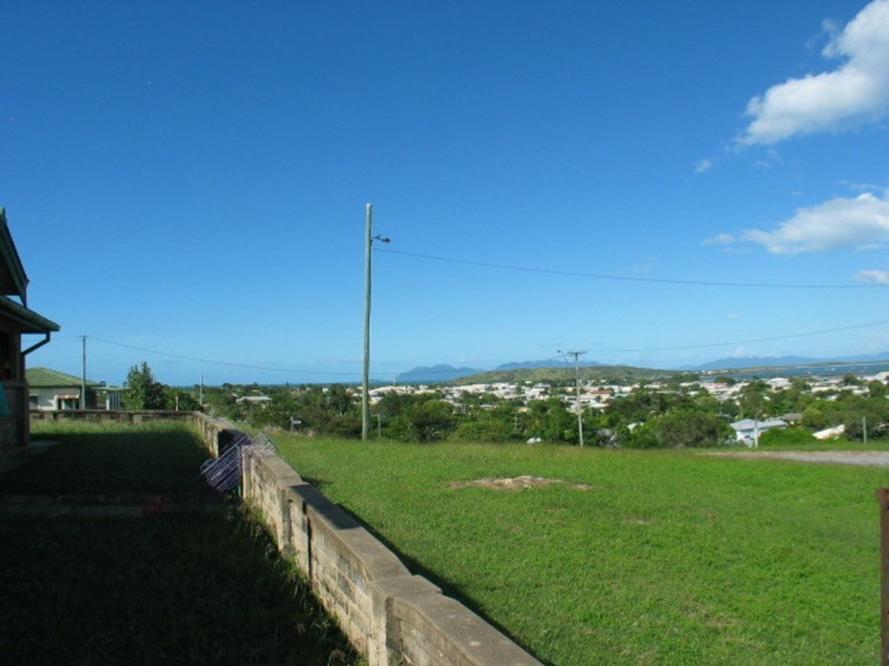 11 Mitchell Street, Bowen QLD 4805