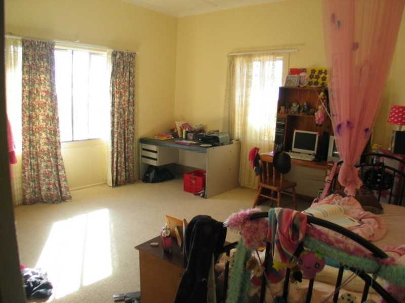 25 Mitchell Street, Bowen QLD 4805