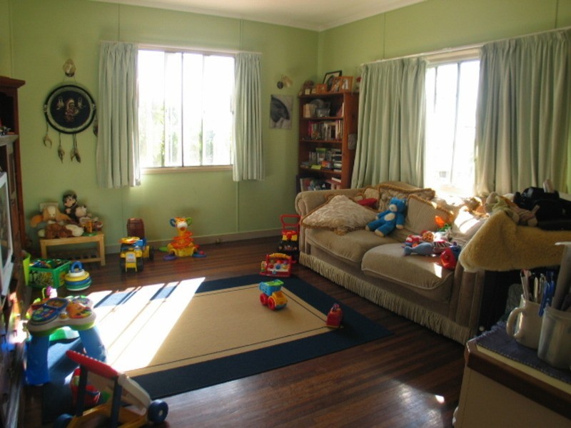 25 Mitchell Street, Bowen QLD 4805