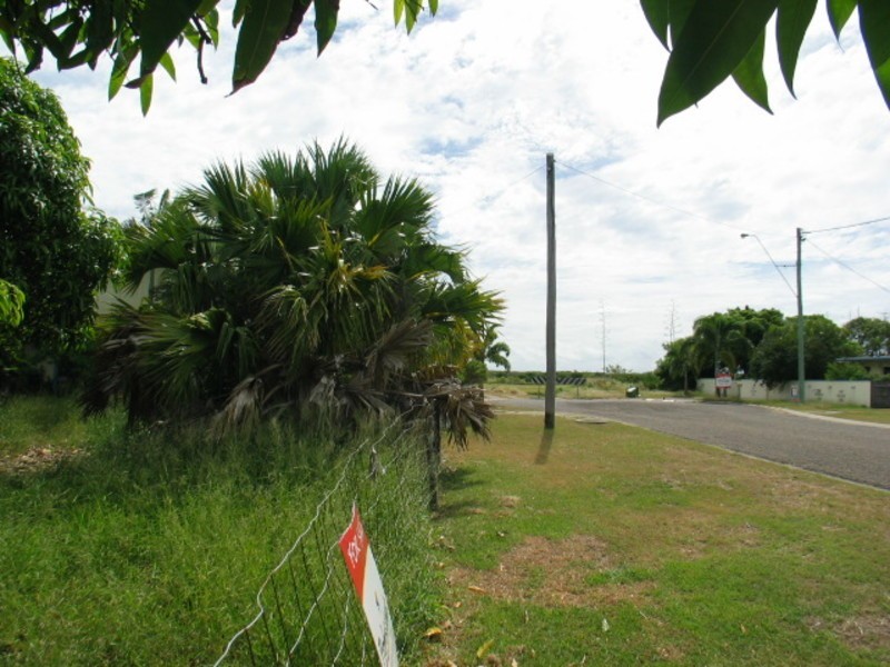 45 Creek Street, Bowen QLD 4805