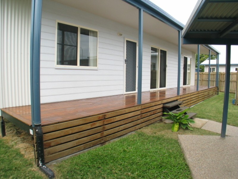 2/14 Lucinda Place, Bowen QLD 4805