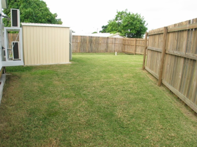 2/14 Lucinda Place, Bowen QLD 4805