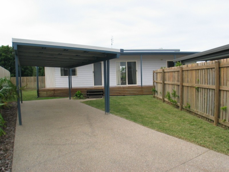 2/14 Lucinda Place, Bowen QLD 4805