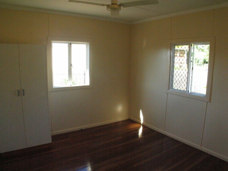 6 Bull Crescent, Bowen QLD 4805