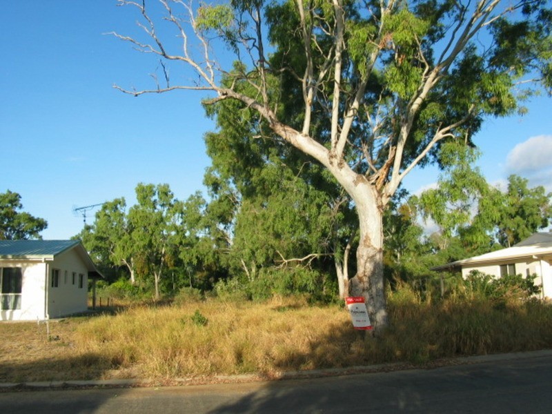 5 Crofton Street, Bowen QLD 4805