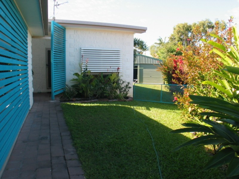 2/5 Lotus Lane, Bowen QLD 4805