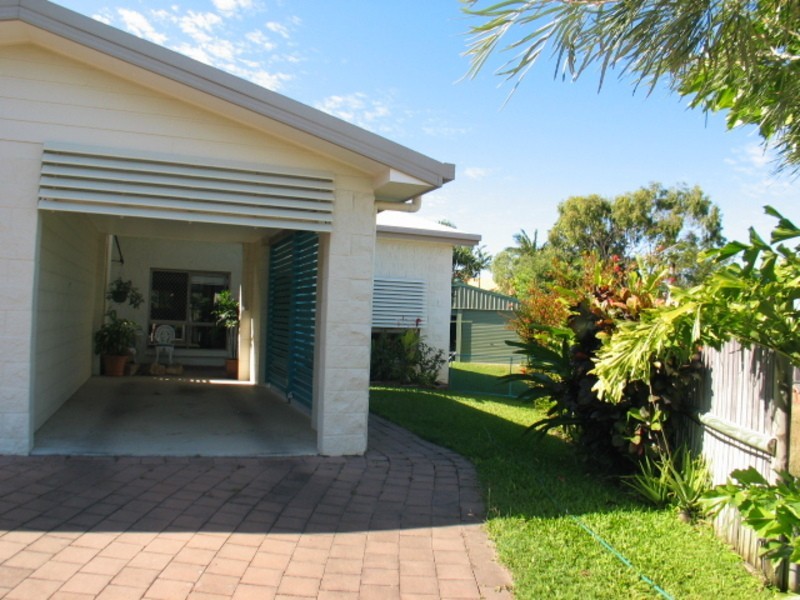 2/5 Lotus Lane, Bowen QLD 4805