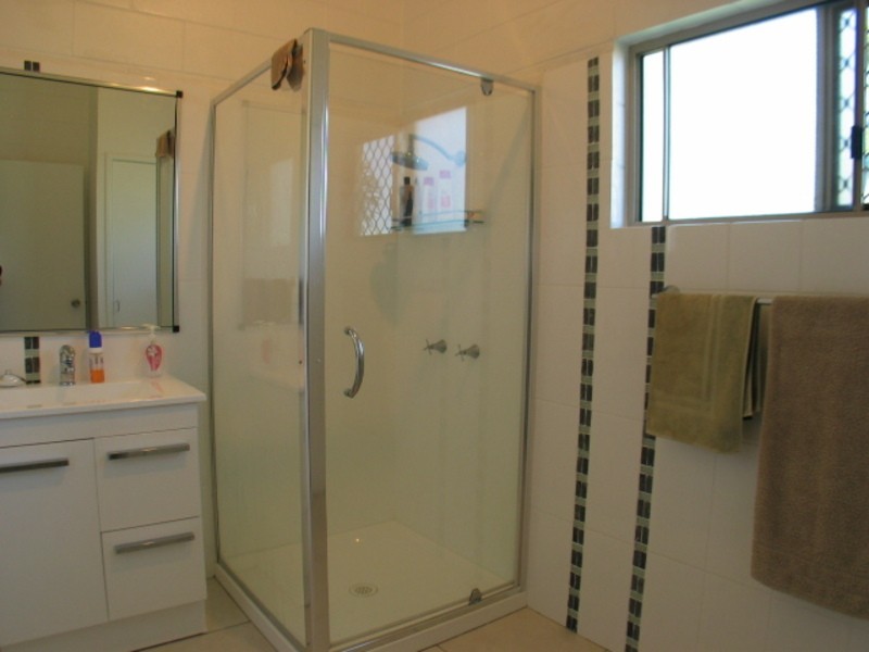 2/5 Lotus Lane, Bowen QLD 4805