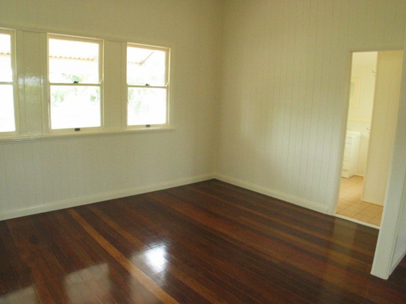 31 Thomas Street, Bowen QLD 4805