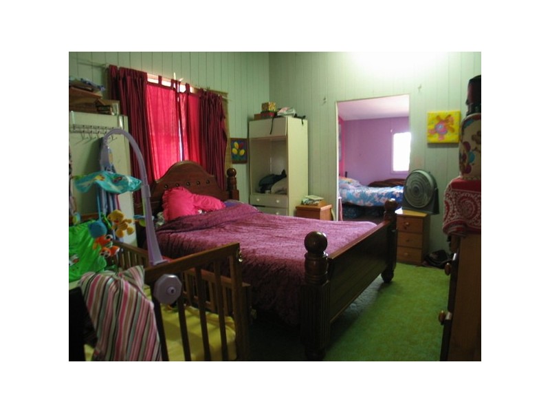 37 Reynolds Street, Bowen QLD 4805