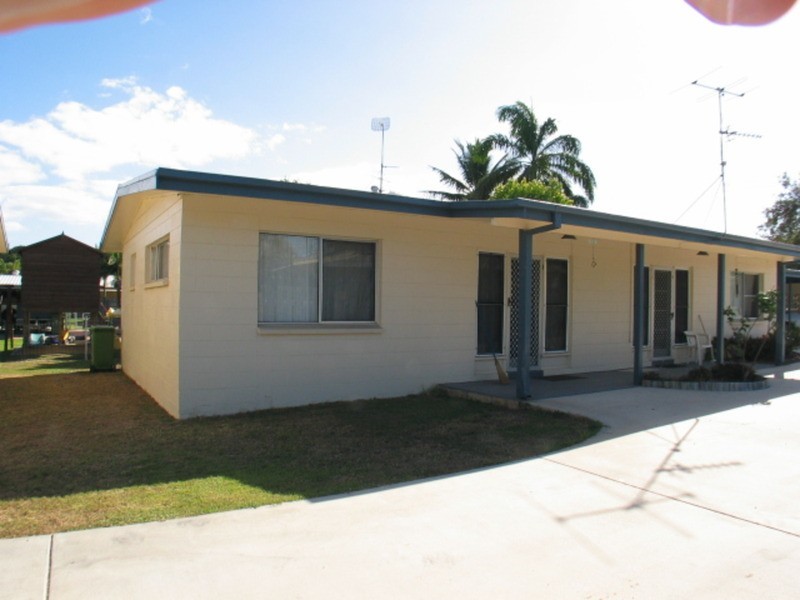 2/57 Poole Street, Bowen QLD 4805
