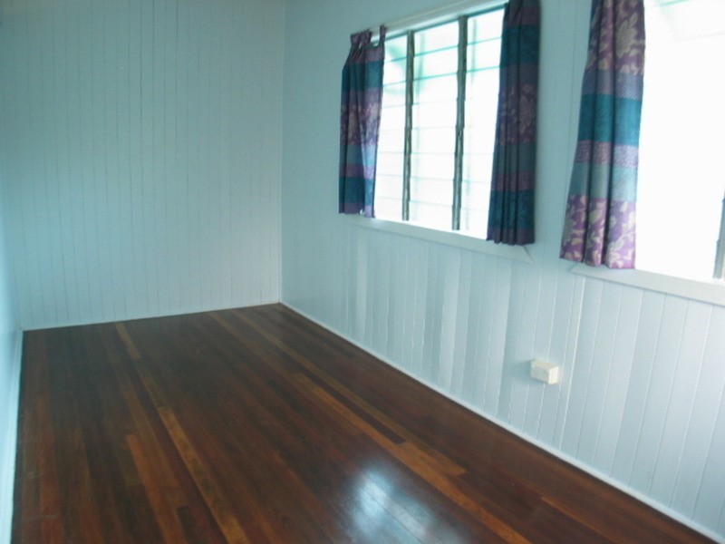 34 Pitcain Avenue, Brisk Bay QLD 4805