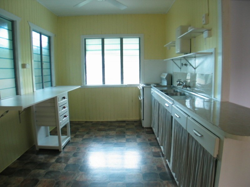 34 Pitcain Avenue, Brisk Bay QLD 4805