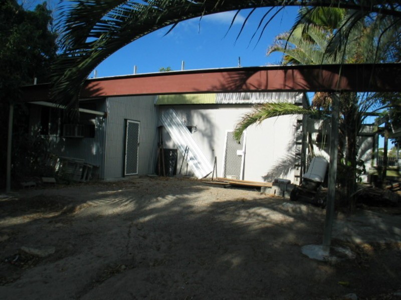 18 Russell Street, Bowen QLD 4805