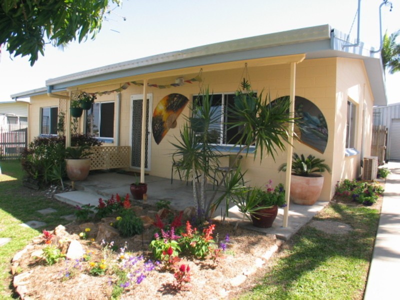8 Rodney Street, Bowen QLD 4805
