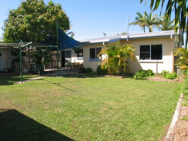 8 Rodney Street, Bowen QLD 4805