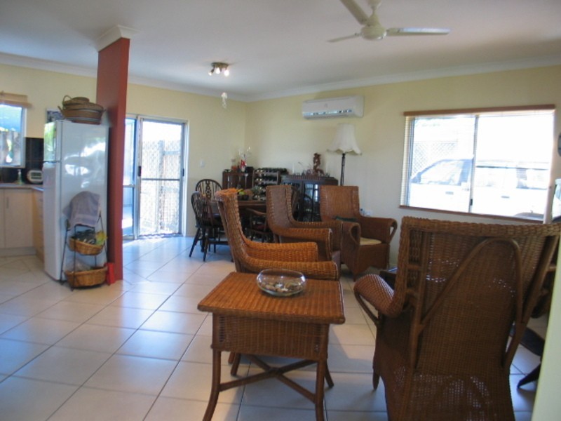 8 Rodney Street, Bowen QLD 4805