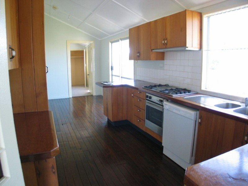 16 Thomas Street, Bowen QLD 4805