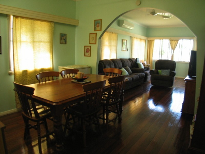 33 Gloucester Street, Bowen QLD 4805