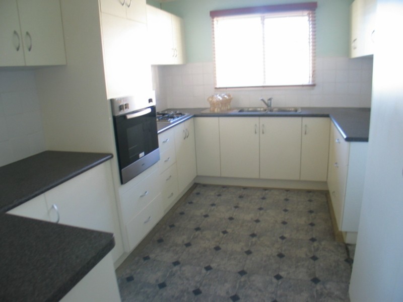 4 Robe Street, Bowen QLD 4805
