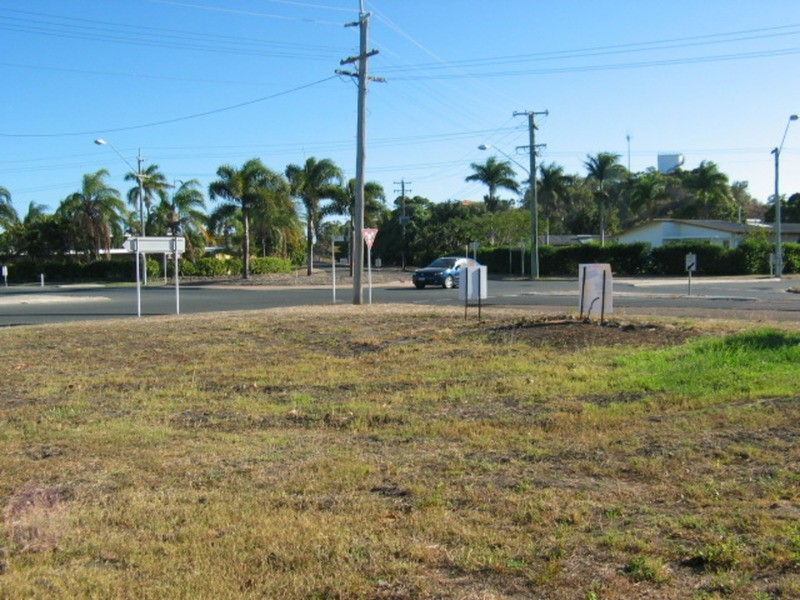 2 Tracey Street, Bowen QLD 4805