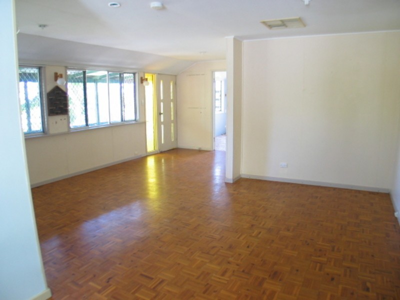 4 Poole Street, Bowen QLD 4805