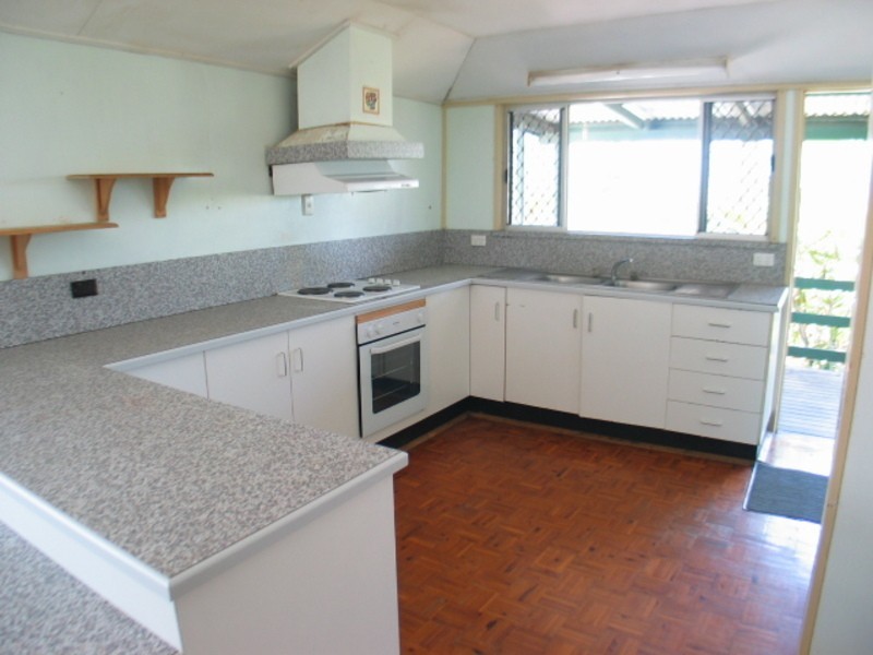 4 Poole Street, Bowen QLD 4805