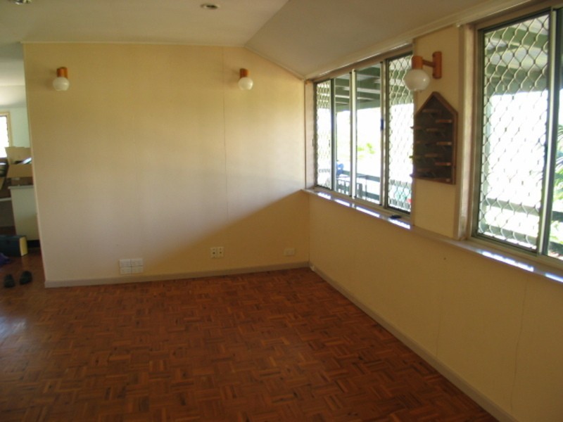 4 Poole Street, Bowen QLD 4805