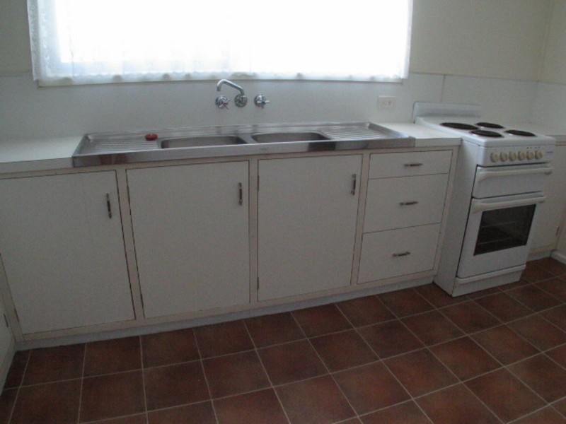 91 Queens Beach Esplanade, Bowen QLD 4805