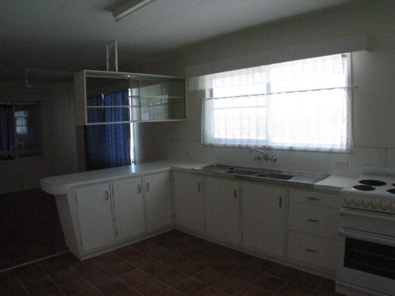 91 Queens Beach Esplanade, Bowen QLD 4805