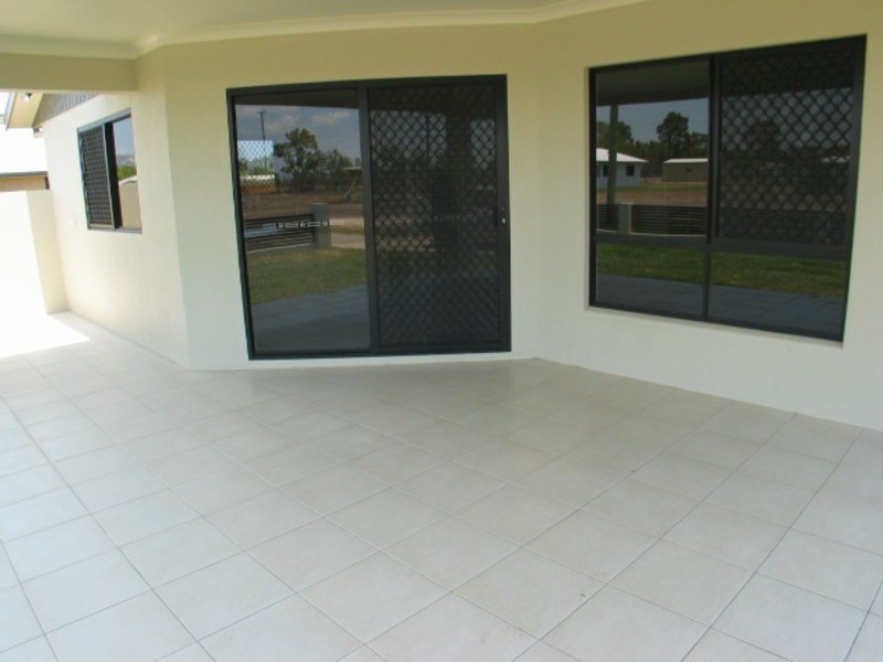 18 Mathews Street, Bowen QLD 4805