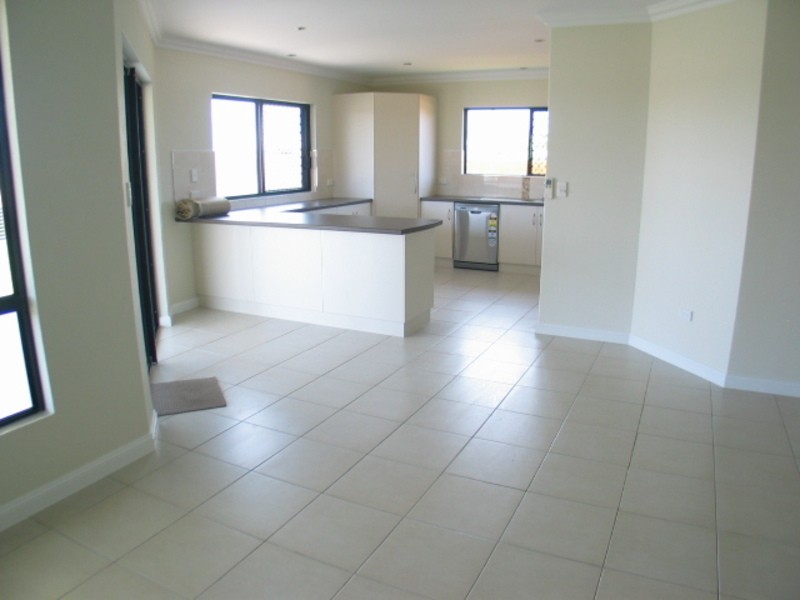 18 Mathews Street, Bowen QLD 4805