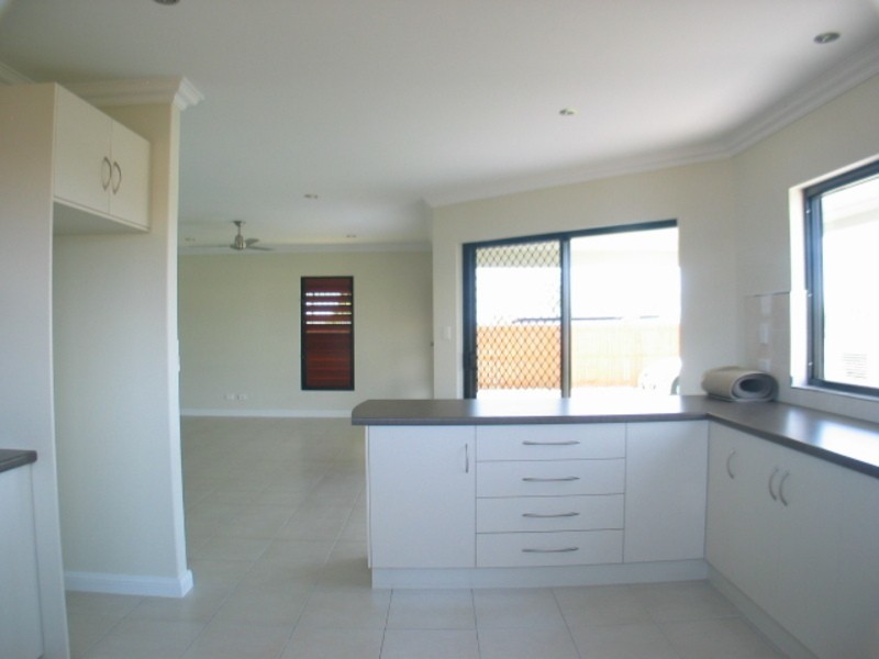 18 Mathews Street, Bowen QLD 4805